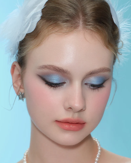 Flower Knows Snow Ballet Six-Color Satin Makeup Palette